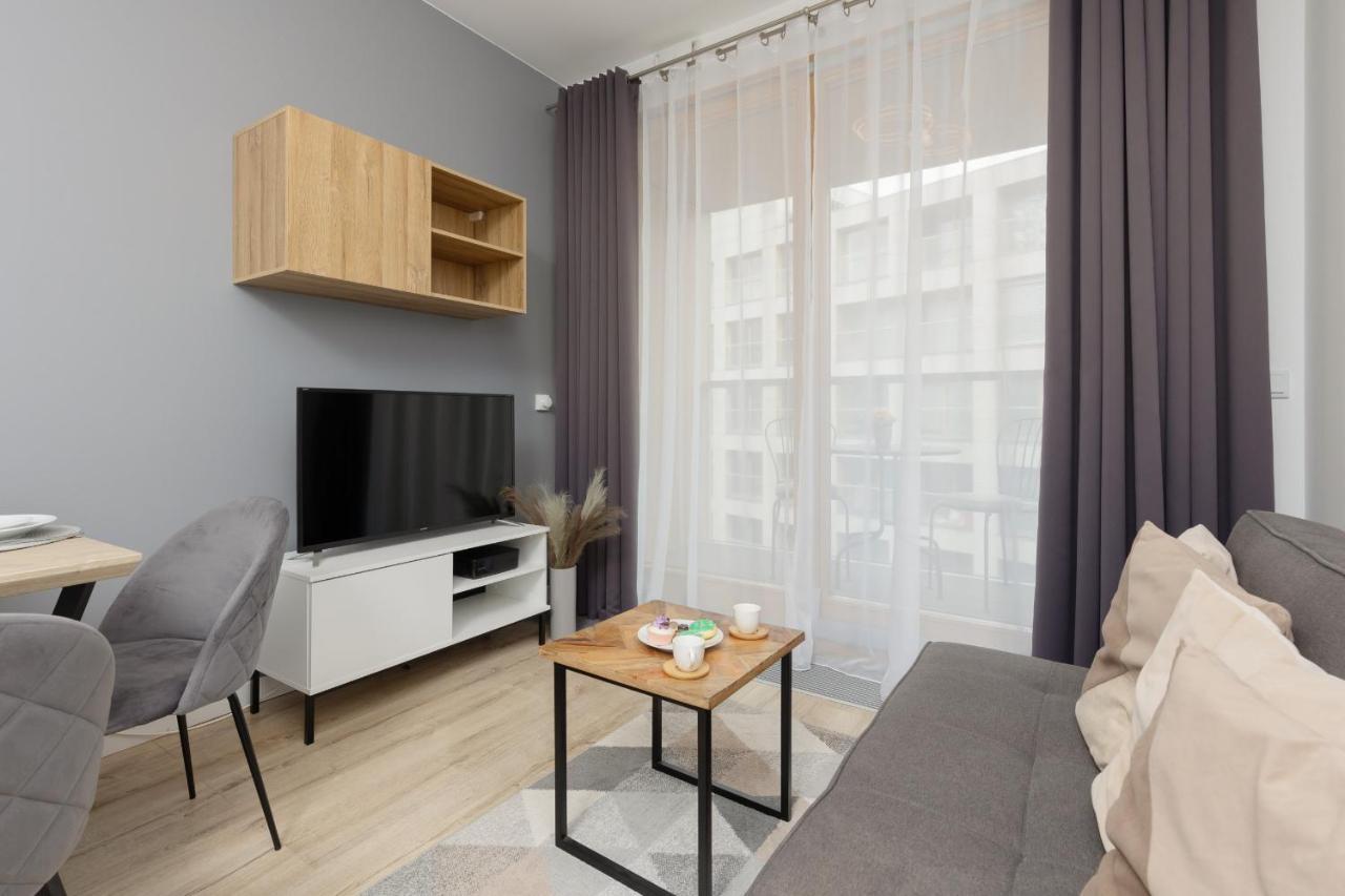 Cozy Apartments With Parking In The 19Th District By Noclegi Renters Warsaw Exterior photo