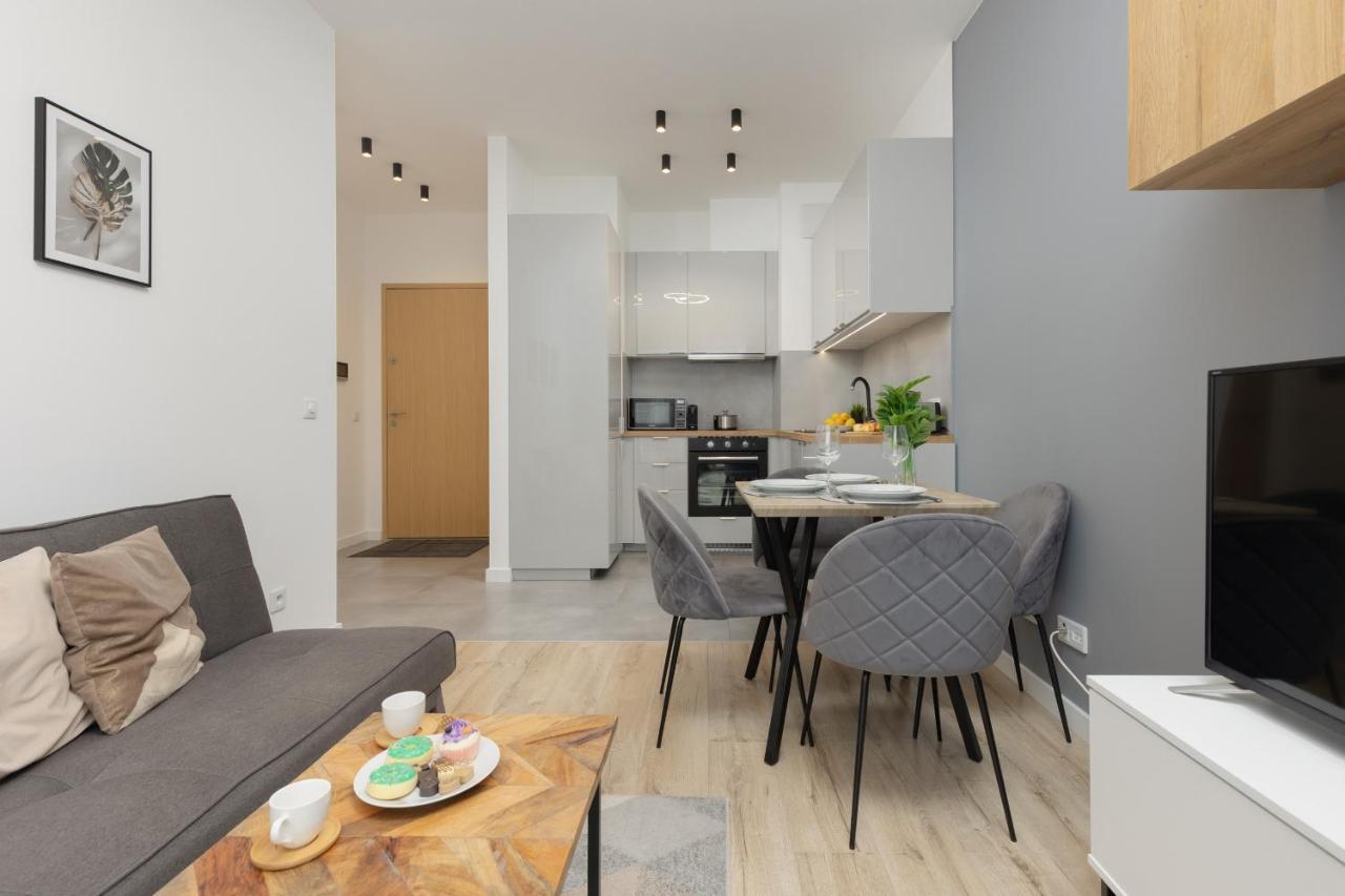 Cozy Apartments With Parking In The 19Th District By Noclegi Renters Warsaw Exterior photo